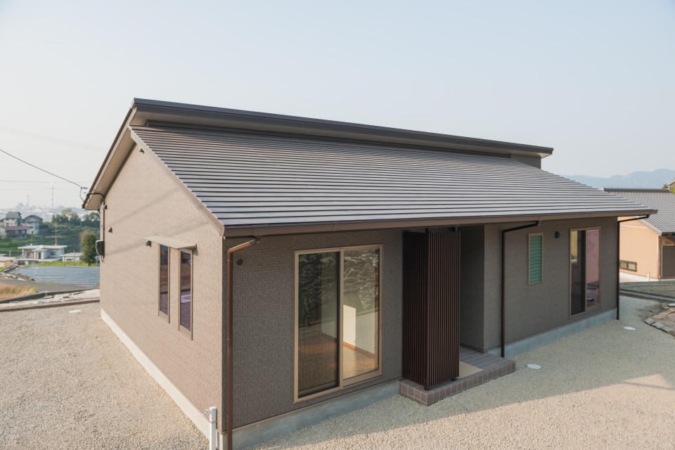 平屋と二階建て住宅の特徴や違いは建築費や土地面積などでメリットやデメリット詳細まとめ